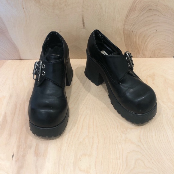 SOLD Y2K Chunky Schoolgirl Goth Platform Shoes - Picture 2 of 5